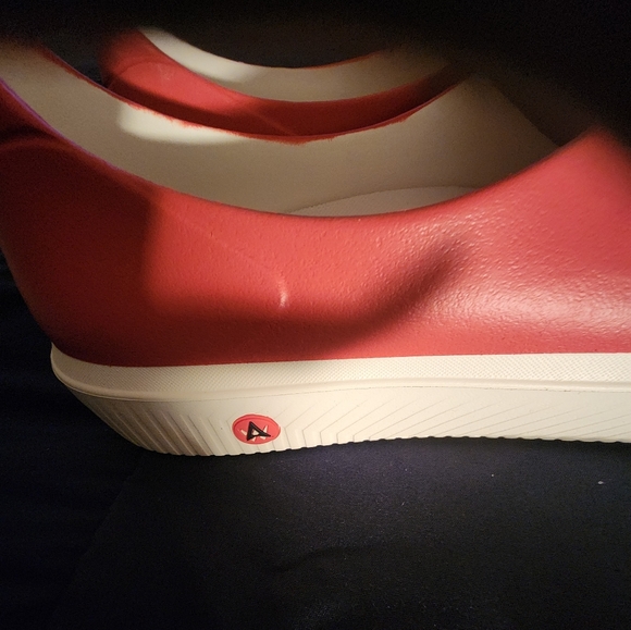 Slip-on shoes - Picture 4 of 7